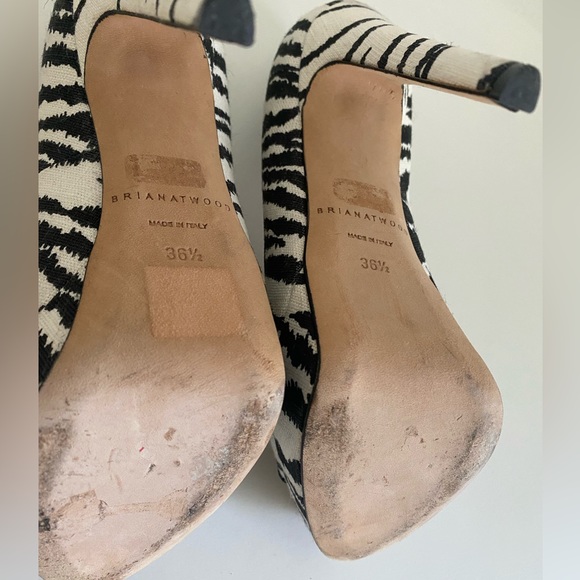 Brian Atwood Linen Zebra Print Open Toe Platform Pump
w/ Leather trim. - Picture 4 of 5